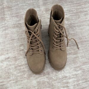 WORN ONCE MIA Women's Lace Up Boots - Tan